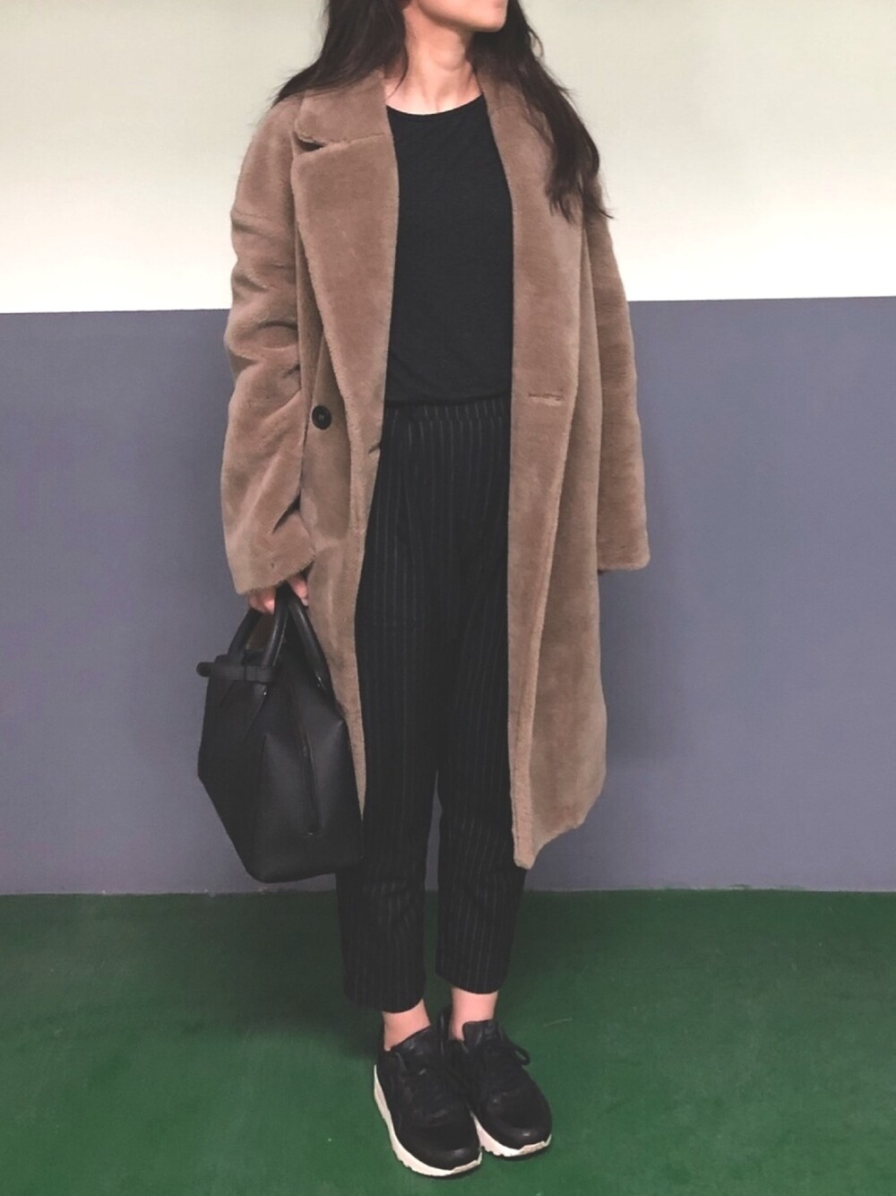 「girl、fur、winter、winter wearing、Overcoat、teddy bear、NIKE、boston」｜「ZARAのアイテム（チェスターコート、ブラウン系）」を使った、Sugiiii◡̈⃝さん（レディース・157cm）の冬コーディネートの1枚目の写真