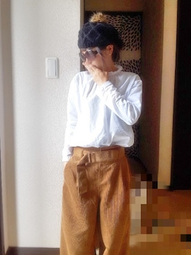 「UNIQLO（ユニクロ）のアイテム（その他パンツ、ブラウン系）」を使った、yumiさん（レディース・160cm）の秋コーディネート