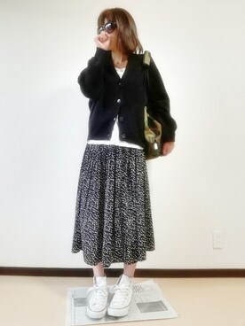 「GU（ジーユー）のアイテム（カーディガン/ボレロ、ブラック系）」を使った、yumiさん（レディース・160cm）の秋コーディネート