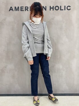 パーカーを使った テーパードデニム のレディース人気ファッションコーディネート Wear