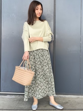 「URBAN RESEARCH DOORS（アーバンリサーチドアーズ）の小花柄ギャザーフレアスカート（スカート）」を使った、omameさん（レディース・158cm）の春コーディネート