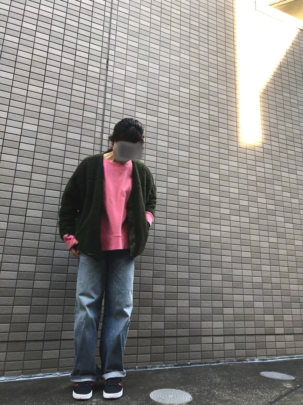 「SENSE OF PLACE by URBAN RESEARCHの2WAYルーズボアブルゾン（ブルゾン、グリーン系）」を使った、hinaさん（レディース・158cm）の冬コーディネートの1枚目の写真
