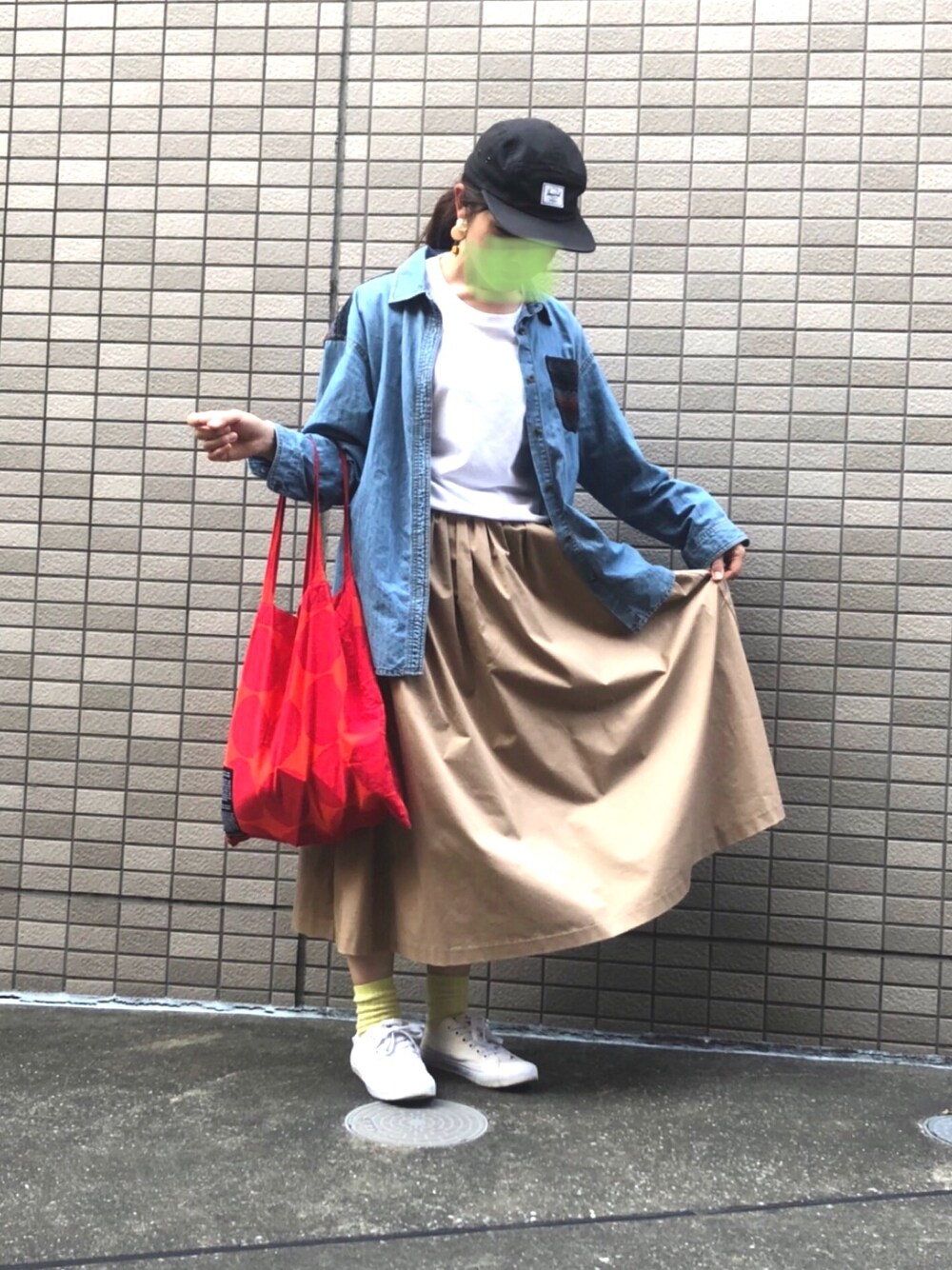 「Herschel Supplyの★HERSCEL/ﾛｺﾞｷｬｯﾌﾟ（キャップ、ブラック系）」を使った、hinaさん（レディース・158cm）の春コーディネートの1枚目の写真