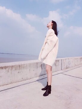 「symbolsのアイテム（パンツ、ベージュ系）」を使った、小朱马さん（レディース）の秋コーディネート