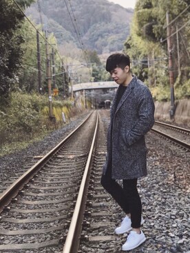 「travel」｜「アイテム（アクセサリー）」を使った、KamFung Yuenさん（メンズ・173cm）の冬コーディネート