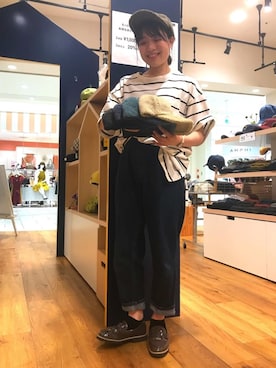 「152cm」｜「アイテム（キャップ）」を使った、14+ くずはモール店 スタッフさん（レディース・155cm）の秋コーディネート