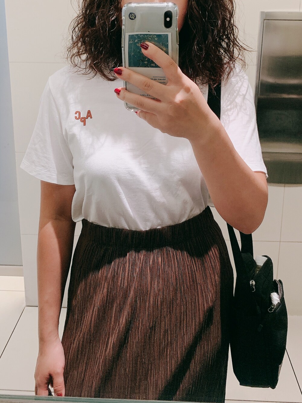 「TOKYO、ootd、APC、NIKE」｜「A.P.C.のアイテム（Tシャツ/カットソー、ホワイト系）」を使った、malicaさん（レディース・158cm）の秋コーディネートの1枚目の写真