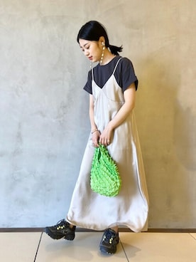 「アイテム（ハンドバッグ、グリーン系）」を使った、nakataniさん（レディース・159cm）の春コーディネート