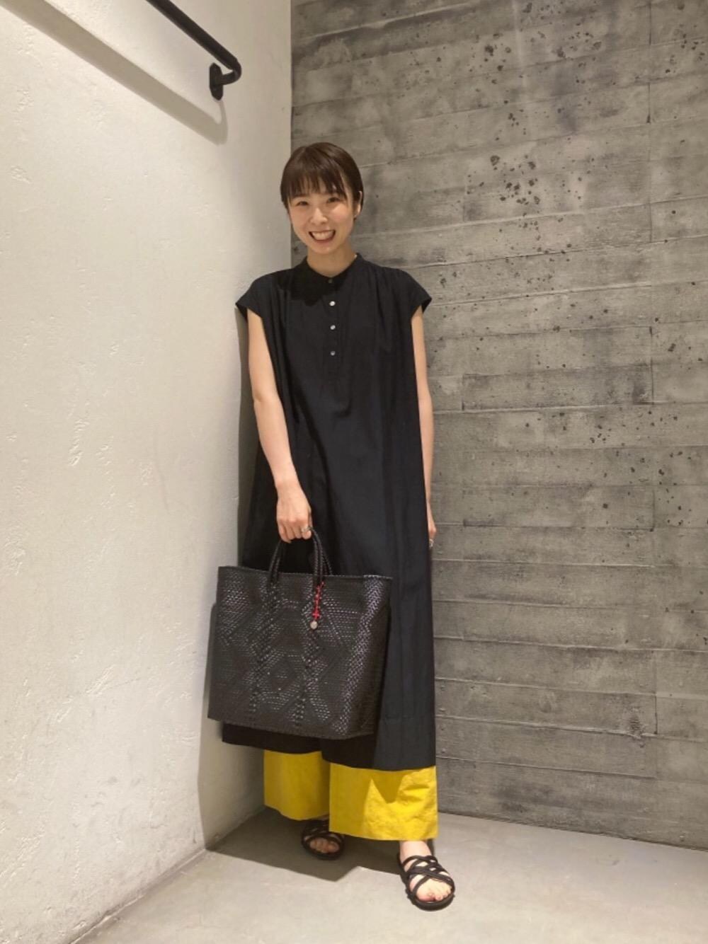 美品♪ビューティーアンドユース◆スタンドカラーギャザーフレンチスリーブワンピース 美品♪ビューティーアンドユース◇スタンドカラーギャザー