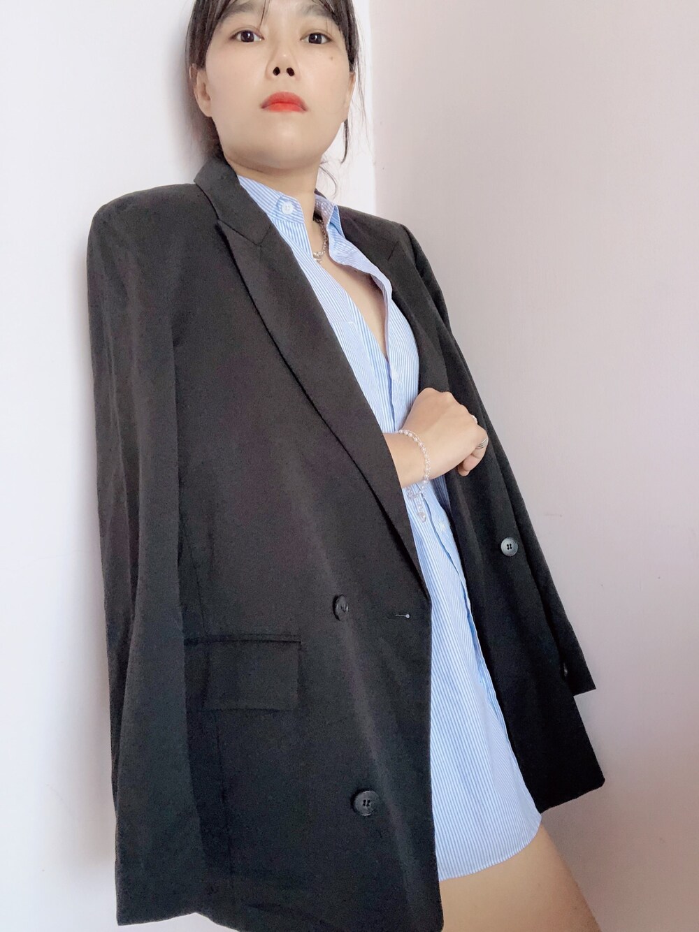 「vintage、VINTAGE、vintage style、korea、korea style、korean fashion、koreanbrand、black」｜「SOUPのアイテム（ジャケット/アウター、ブラック系）」を使った、Tâm Anh Momoさん（レディース・149cm）の冬コーディネートの1枚目の写真