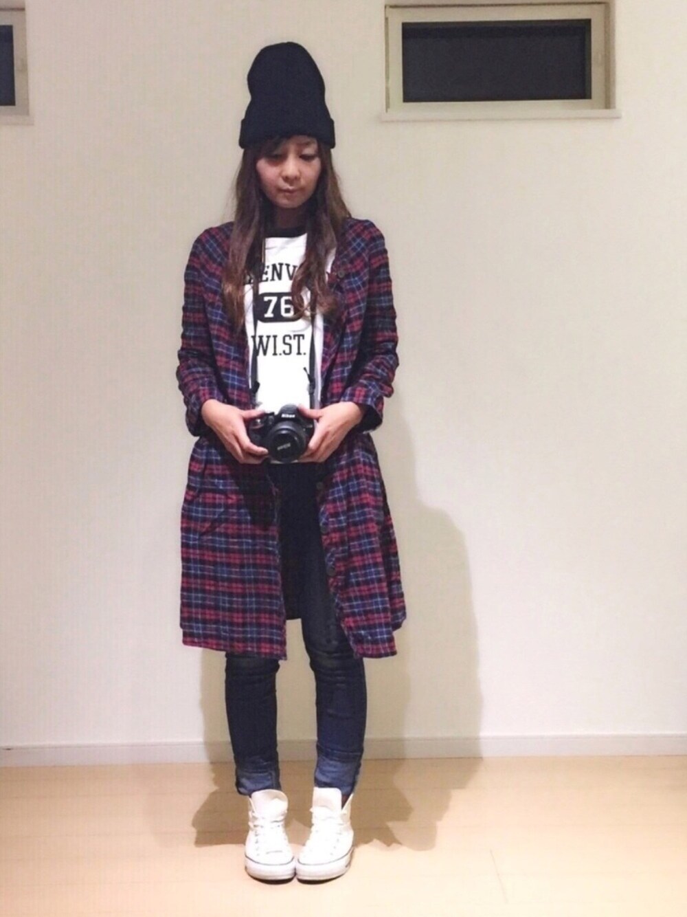 「プチプラ、シンプル、ラフ、ニット帽、グラフィックＴ、ガウン、チェック、ロールアップ、春コーデ、ootd」｜「しまむらのアイテム（ニットキャップ/ビーニー、ブラック系）」を使った、SAYAKA.sさん（レディース・156cm）の夏コーディネートの1枚目の写真