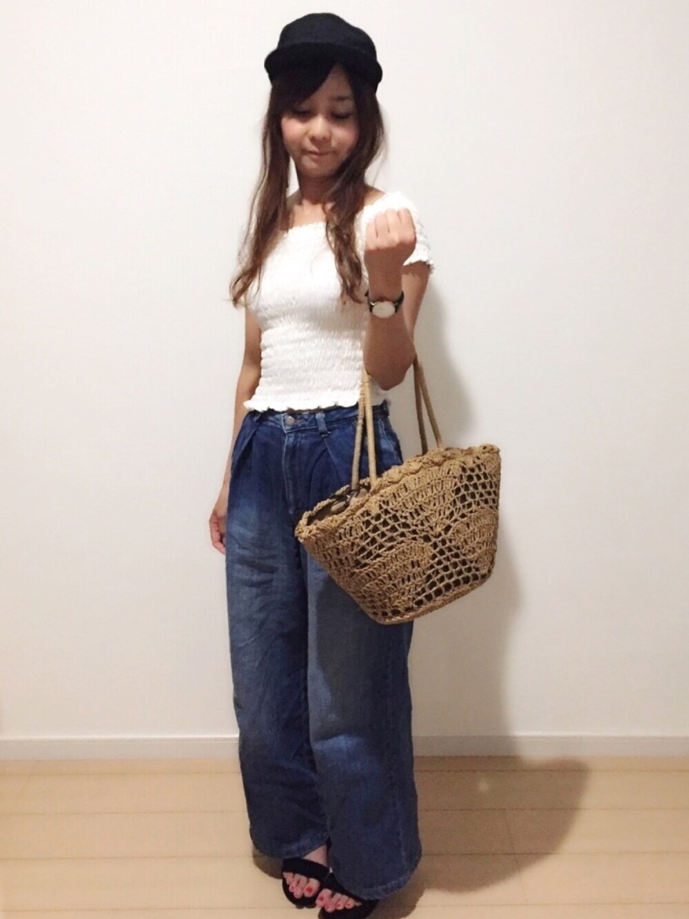 「プチプラ、大人カジュアル、キャップ、オフショル、バギーパンツ、ワイドパンツ、かごバッグ、厚底サンダル、夏コーデ、ootd」｜「MAJESTIC LEGONのアイテム（キャップ、ブラック系）」を使った、SAYAKA.sさん（レディース・156cm）の夏コーディネートの1枚目の写真