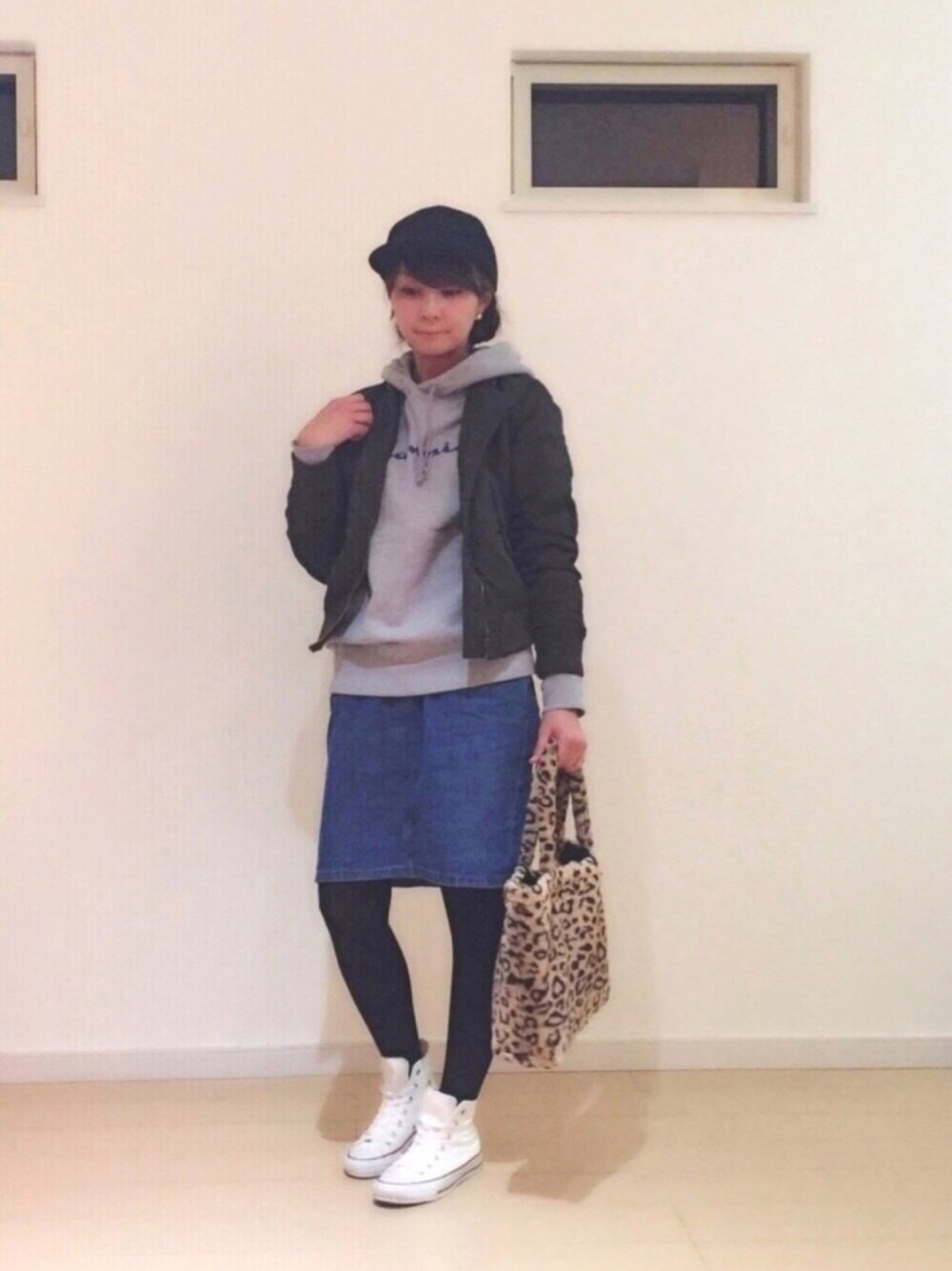「プチプラ、カジュアル、ユニセックス、スポーツミックス、MA-1、パーカー、キャップ、ファー小物、冬コーデ、ootd」｜「MAJESTIC LEGONのアイテム（キャップ、ブラック系）」を使った、SAYAKA.sさん（レディース・156cm）の春コーディネートの1枚目の写真