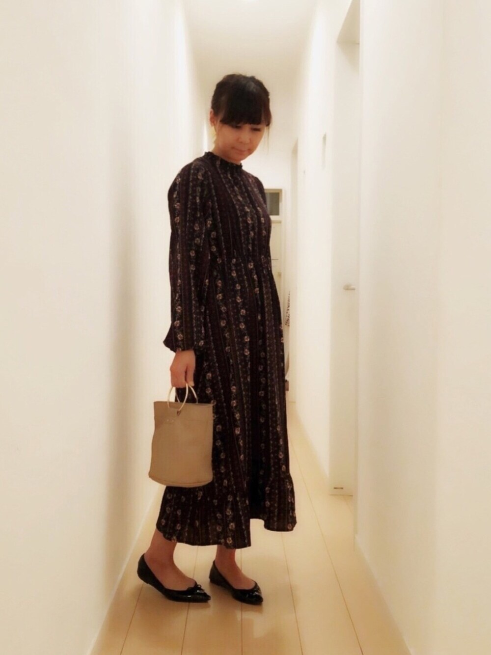 「春コーデ、プチプラ、シンプル、大人ガーリー、ワンピース、花柄、バレエシューズ、おしゃれさんと繋がりたい、ootd」｜「GUのアイテム（バレッタ/ヘアクリップ、ゴールド系）」を使った、SAYAKA.sさん（レディース・156cm）の春コーディネートの1枚目の写真