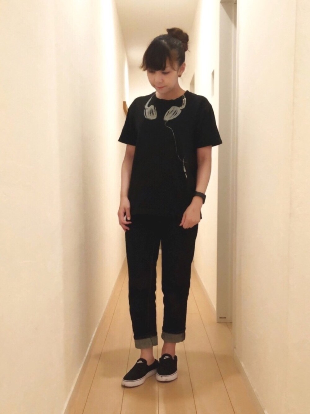 「春夏コーデ、プチプラ、シンプル、大人カジュアル、Tシャツ、デニム、おだんごヘアー、おしゃれさんと繋がりたい、ootd」｜「no brandのアイテム（アクセサリー、その他）」を使った、SAYAKA.sさん（レディース・156cm）の春コーディネートの1枚目の写真
