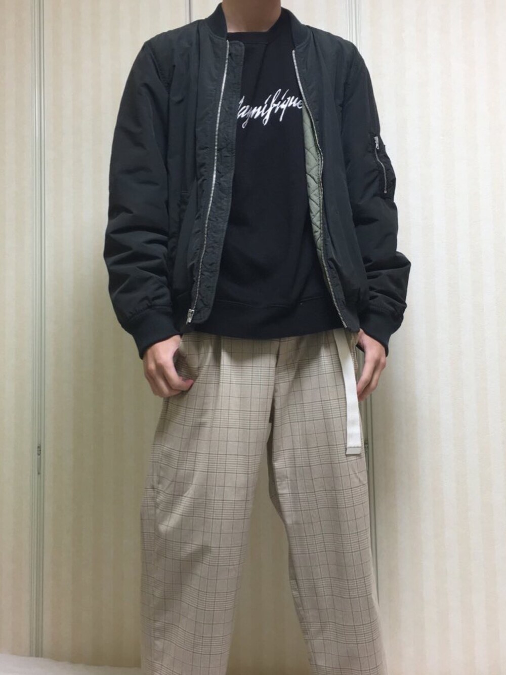 「秋のマイ旬スタイル、冬コーデ、秋のコーデ、寒い、ワイドパンツ、H&M、RAGEBLUE、GAP」｜「H&MのH&M - プリントスウェットシャツ - ブラック（スウェット、ブラック系）」を使った、つきさんさん（メンズ・179cm）の秋コーディネートの1枚目の写真