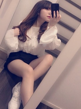 「GOGOSING（ゴゴシング）のアイテム（シャツ/ブラウス、ホワイト系）」を使った、Ara°さん（レディース・160cm）の春コーディネート