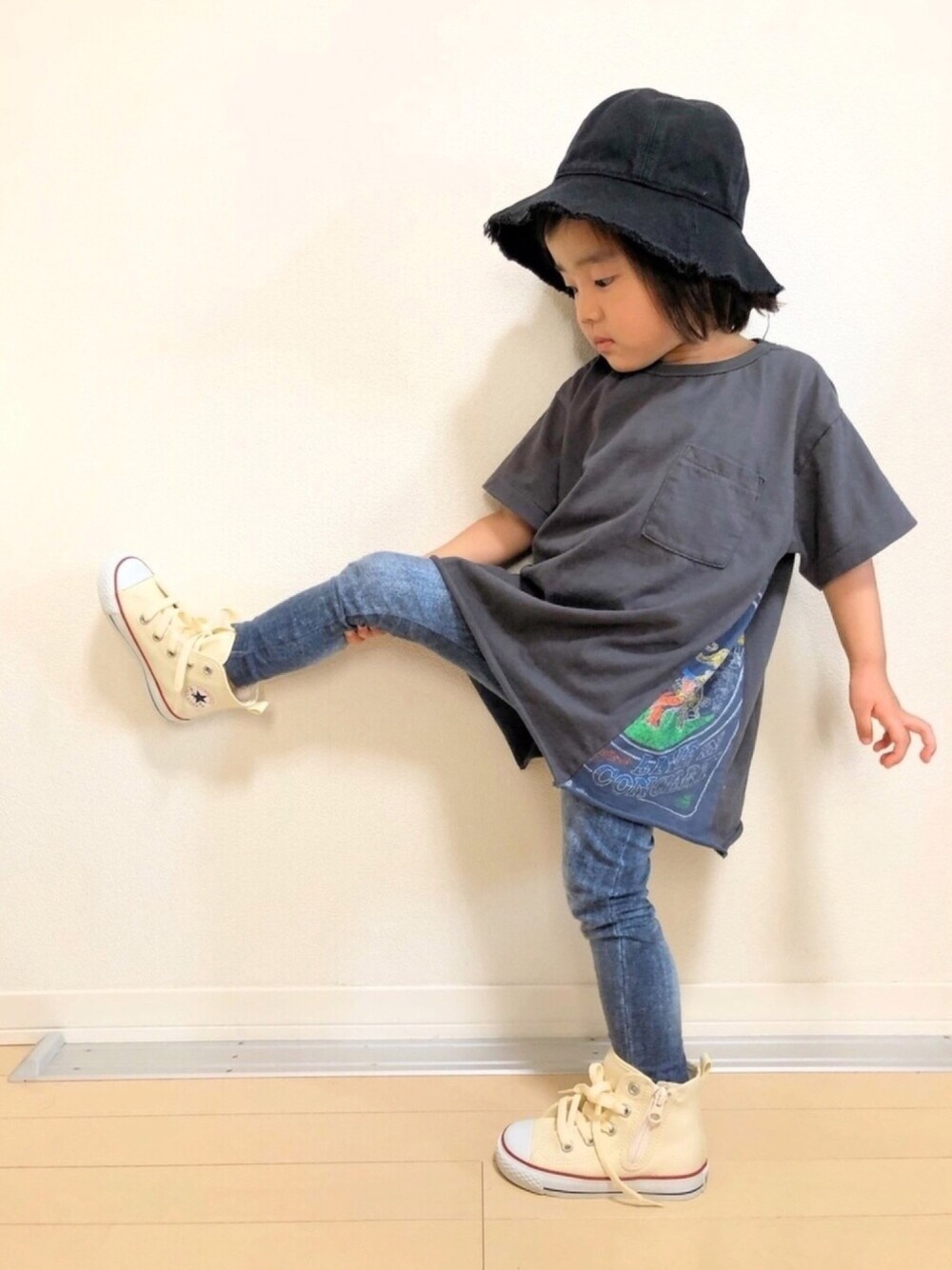 「2歳、女の子、キッズコーデ、韓国子供服、gotoHollywood、LEE、コンバース、夏セールで買いました」｜「🇰🇷のアイテム（ハット、ブラック系）」を使った、ニコとコハさん（キッズ・90cm）の夏コーディネートの1枚目の写真