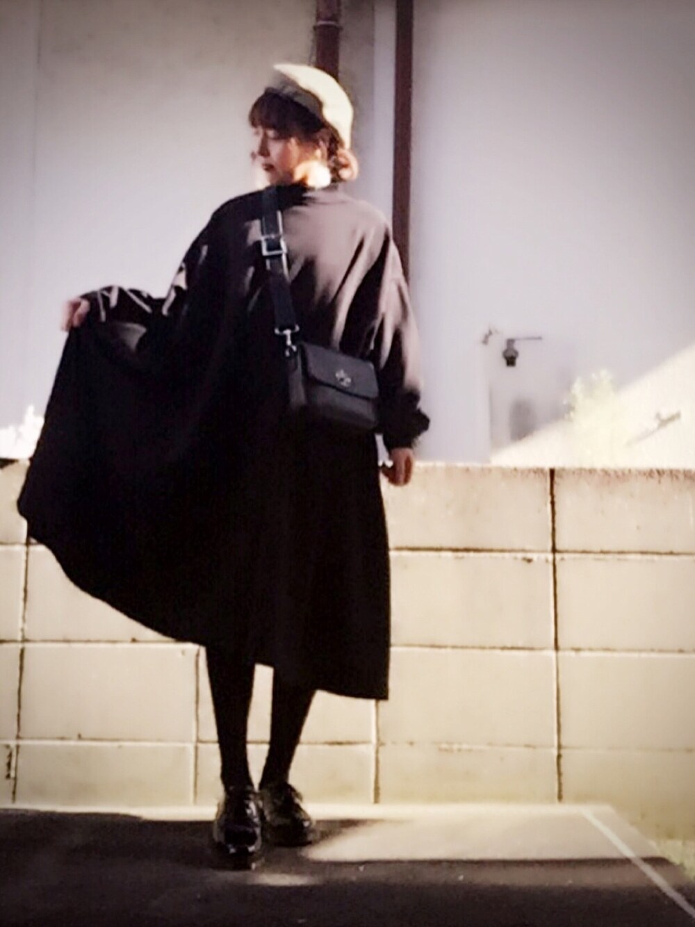 「大人カジュアル、シンプルコーデ、ブラック、オールブラック、チェック柄、ハイネック、アダルトおカワたん部、チビーズ✳︎、服バカ、広島人会」｜「MURUAのマッシュルームベレー（ハンチング/ベレー帽、その他）」を使った、ひめもんさん（レディース・154cm）の秋コーディネートの1枚目の写真