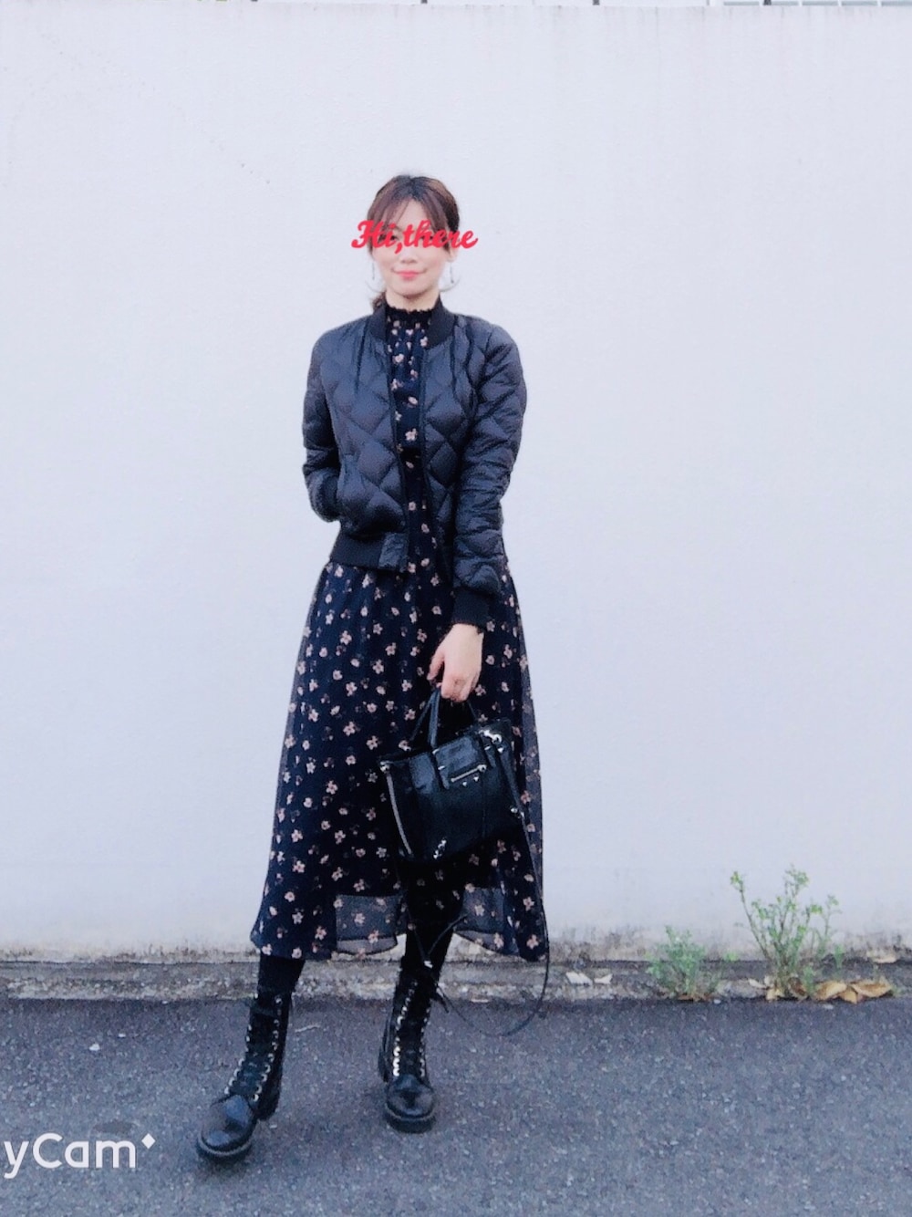 「カジュアルコーデ、シンプル、きれいめカジュアル、ワンピース、ロングワンピース、花柄ワンピース、ユニクロ」｜「JILL by JILL STUARTのハイネックフラワーロングワンピース（ワンピース、ブルー系）」を使った、Fangさん（レディース・164cm）の春コーディネートの1枚目の写真