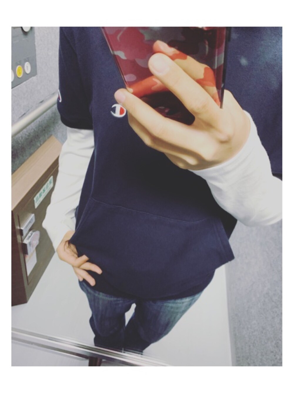 「Champion、半袖パーカー、VANS、青スニーカー、体育大生、秋冬コーデ」｜「Championのチャンピオン スウェットパーカー PULLOVERS/SSWEATSHIRT C8-M108（パーカー、ブルー系）」を使った、なむ。さん（レディース・151cm）の秋コーディネートの1枚目の写真