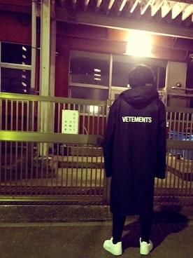 「vetements」｜「アイテム（ポンチョ）」を使った、TEDDYさん（メンズ・175cm）の冬コーディネート