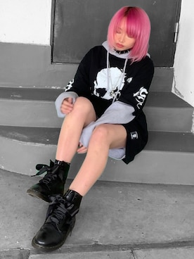 「HELL CAT PUNKS（ヘルキャットパンクス）のアイテム」を使った、来来さん（レディース・153cm）の春コーディネート