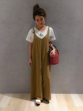 「アイテム（つなぎ/オールインワン、ベージュ系）」を使った、minaさん（レディース・155cm）の夏コーディネート