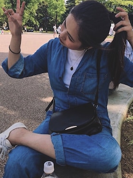 「H&M（エイチ・アンド・エム）のアイテム（オールインワン・サロペット、ブルー系）」を使った、MAYさん（レディース・162cm）の春コーディネート