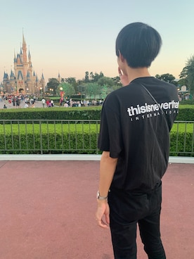 「thisisneverthat（ディスイズネバーザット）のアイテム（Tシャツ/カットソー、ブラック系）」を使った、たつさん（メンズ）の秋コーディネート