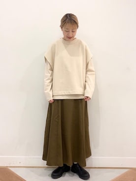 「coen（コーエン）の起毛サテンスカート（スカート、グリーン系）」を使った、coen よこやまさん（レディース・158cm）の冬コーディネート