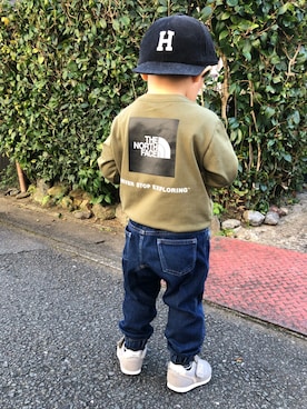 grün使用「THE NORTH FACE（THE NORTH FACE/ザ・ノース・フェイス/L/S SQUARE LOGO T/NTJ82020/キッズ用Ｔシャツ/KIDS/キッズ/l/s square logo t/ｷｯｽﾞ）」的時尚穿搭