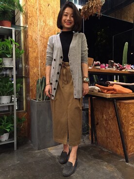 「STUART WEITZMAN（スチュアートワイツマン）のアイテム（スリッポン）」を使った、王桃桃儿さん（レディース・155cm）の秋コーディネート
