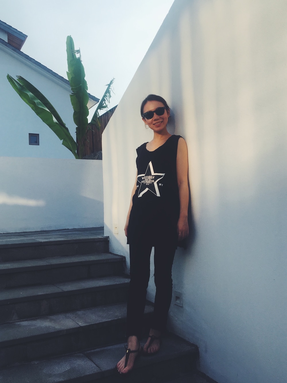 「Radiateのアイテム（Tシャツ/カットソー、ブラック系）」を使った、Maymayさん（レディース・150cm）の夏コーディネートの1枚目の写真