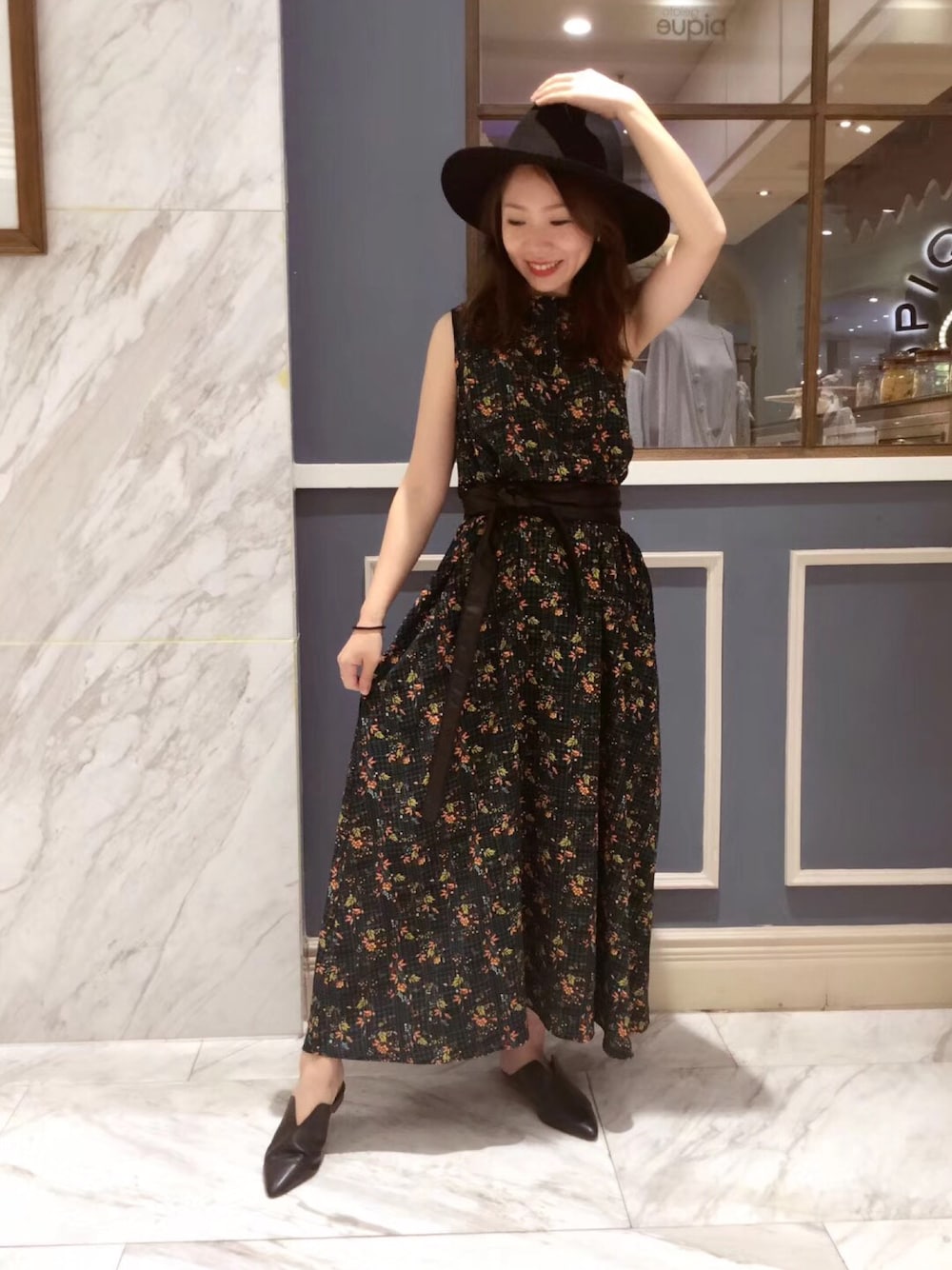 「Radiateのアイテム（ワンピース、グリーン系）」を使った、Maymayさん（レディース・150cm）の秋コーディネートの1枚目の写真
