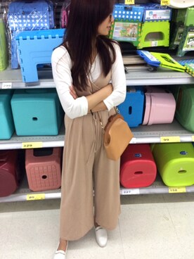 「アイテム（つなぎ/オールインワン、ベージュ系）」を使った、Li-Ting Huangさん（レディース・157cm）の春コーディネート