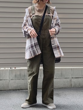 「やっぱりストリートが好き」｜「アイテム（サロペット/オーバーオール）」を使った、a__star__iさん（レディース・160cm）の秋コーディネート