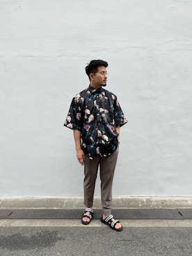 「STUDIOUS（ステュディオス）のアイテム（スラックス）」を使った、Kazuki Yamashitaさん（メンズ・172cm）の春コーディネート