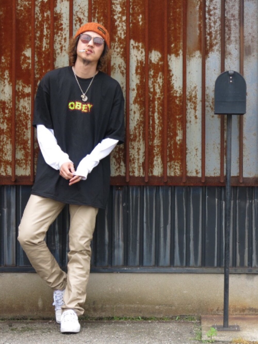 「street、streetstyle、STYLE、ootd」｜「TROPHY CLOTHINGのアイテム（ニットキャップ/ビーニー、オレンジ系）」を使った、Canvas Yoshikiさん（メンズ・177cm）の夏コーディネートの1枚目の写真