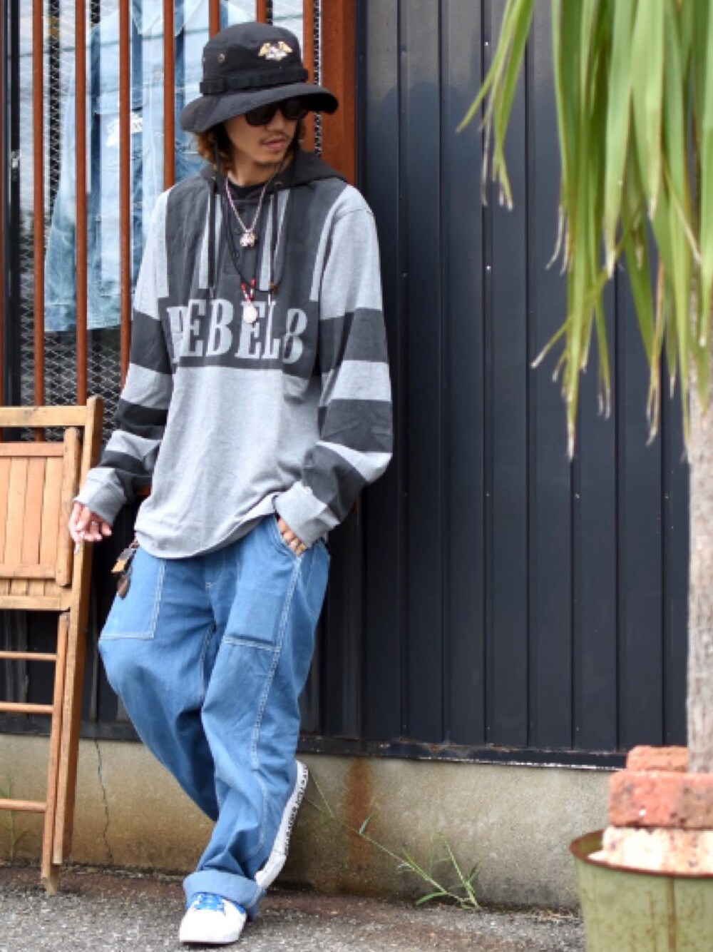 「シンプルコーデ、夏コーデ、ゆるコーデ、ビックシルエット、ストリート、summer、street、ootd」｜「LOSER MACHINEのアイテム（ハット、ブラック系）」を使った、Canvas Yoshikiさん（メンズ・177cm）の夏コーディネートの1枚目の写真