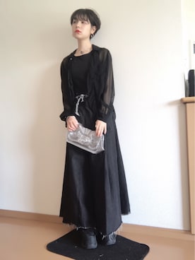 「mame（マメ）のアイテム（クラッチバッグ）」を使った、林﨑咲良さん（レディース・153cm）の春コーディネート