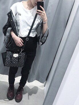 「アイテム（バングル/リストバンド）」を使った、林﨑咲良さん（レディース・153cm・20代）の秋コーディネート