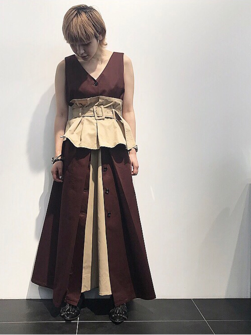 「夏セールで買いました、大人カジュアル、チノスカート、ジャンパースカート、アースカラー、低身長、マキシスカート、秋のコーデ、夏コーデ、ノースリーブワンピース」｜「JOINT WORKSのコットンギャバ ノースリマキシワンピース（ワンピース、レッド系）」を使った、林﨑咲良さん（レディース・153cm）の夏コーディネートの1枚目の写真