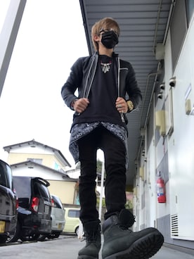 「SAAD（サード）のアイテム（アクセサリー）」を使った、TOMOKICHIさん（メンズ・166cm）の春コーディネート