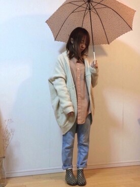 長傘を使った ピンクベージュ のレディース人気ファッションコーディネート Wear