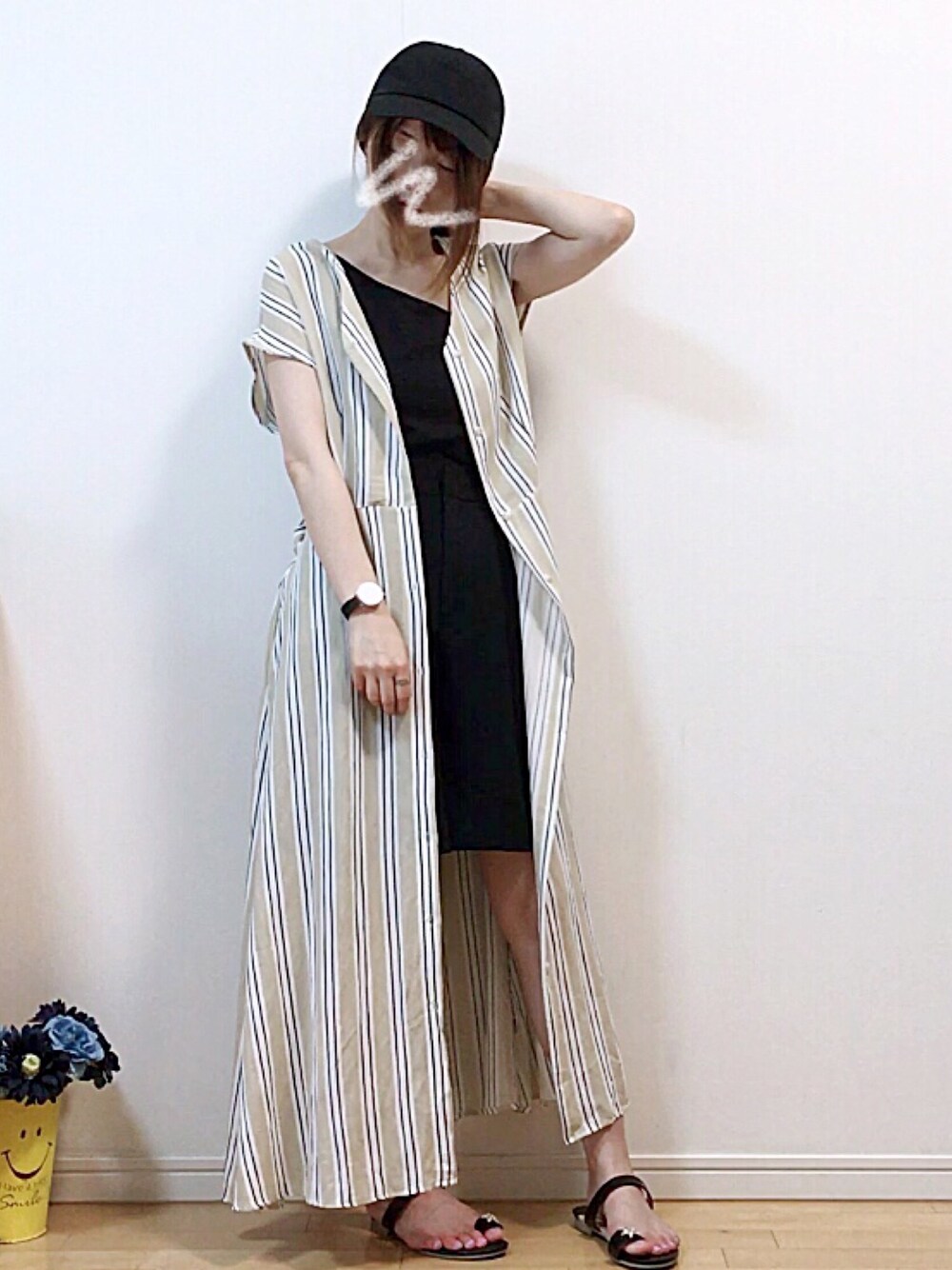 「ストライプワンピース、ロングワンピース、リネンワンピース、シャツワンピ、マキシ丈ワンピース、フレンチスリーブ、アシンメトリー、ワンショルダー、queenheadコーデ、PR」｜「Aunt Marie'sのAUNT MARIE'S アシンメトリータンクトップ（タンクトップ、ブラック系）」を使った、mikaさん（レディース・155cm）の夏コーディネートの1枚目の写真