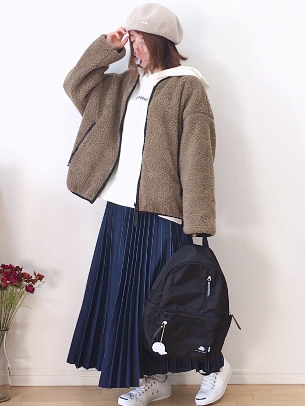 「PR、chacocloset、ボアジャケット、polcadot、ne-net、デニムスカート、themorningafter2015、リュック、ベレー帽、converse」｜「Chaco closetのリバーシブルボアフリースジャケット（ブルゾン、ベージュ系）」を使った、mikaさん（レディース・155cm）の冬コーディネートの1枚目の写真