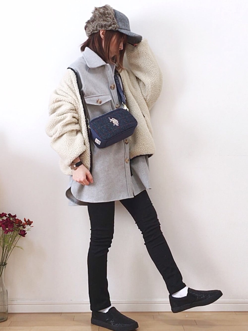 「PR、chacocloset、ボアジャケット、INTERFACTORY、CPOジャケット、U.S.POLO ASSN.、guess、スリッポン、polcadot、KERBHOLZ」｜「Chaco closetのリバーシブルボアフリースジャケット（ブルゾン、ホワイト系）」を使った、mikaさん（レディース・155cm）の冬コーディネートの1枚目の写真