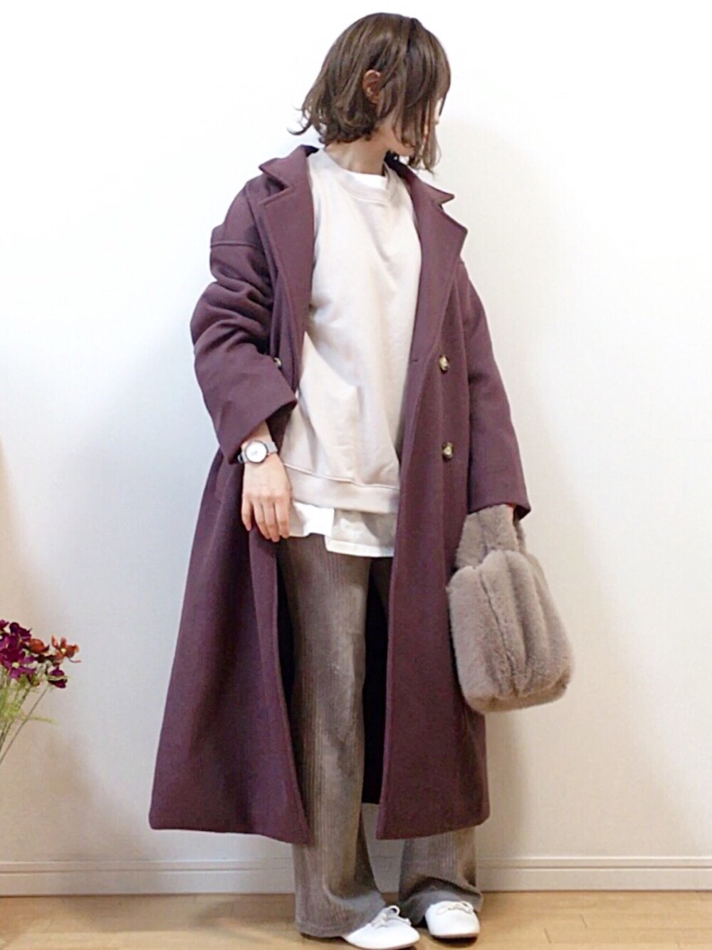「PR、auntmarie's 、チェスターコート、バルーンスリーブ、lineastoria、ウィッグ、KERBHOLZ、腕時計、BISOU、ファーバッグ」｜「Aunt Marie'sのAUNT MARIE'S オーバーダブルチェスターコート（チェスターコート、パープル系）」を使った、mikaさん（レディース・155cm）の冬コーディネートの1枚目の写真