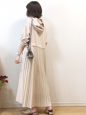 「MAYSON GREY（メイソングレイ）の【socolla】バックプリーツワンピース（ワンピース）」を使った、mikaさん（レディース・155cm）の春コーディネート